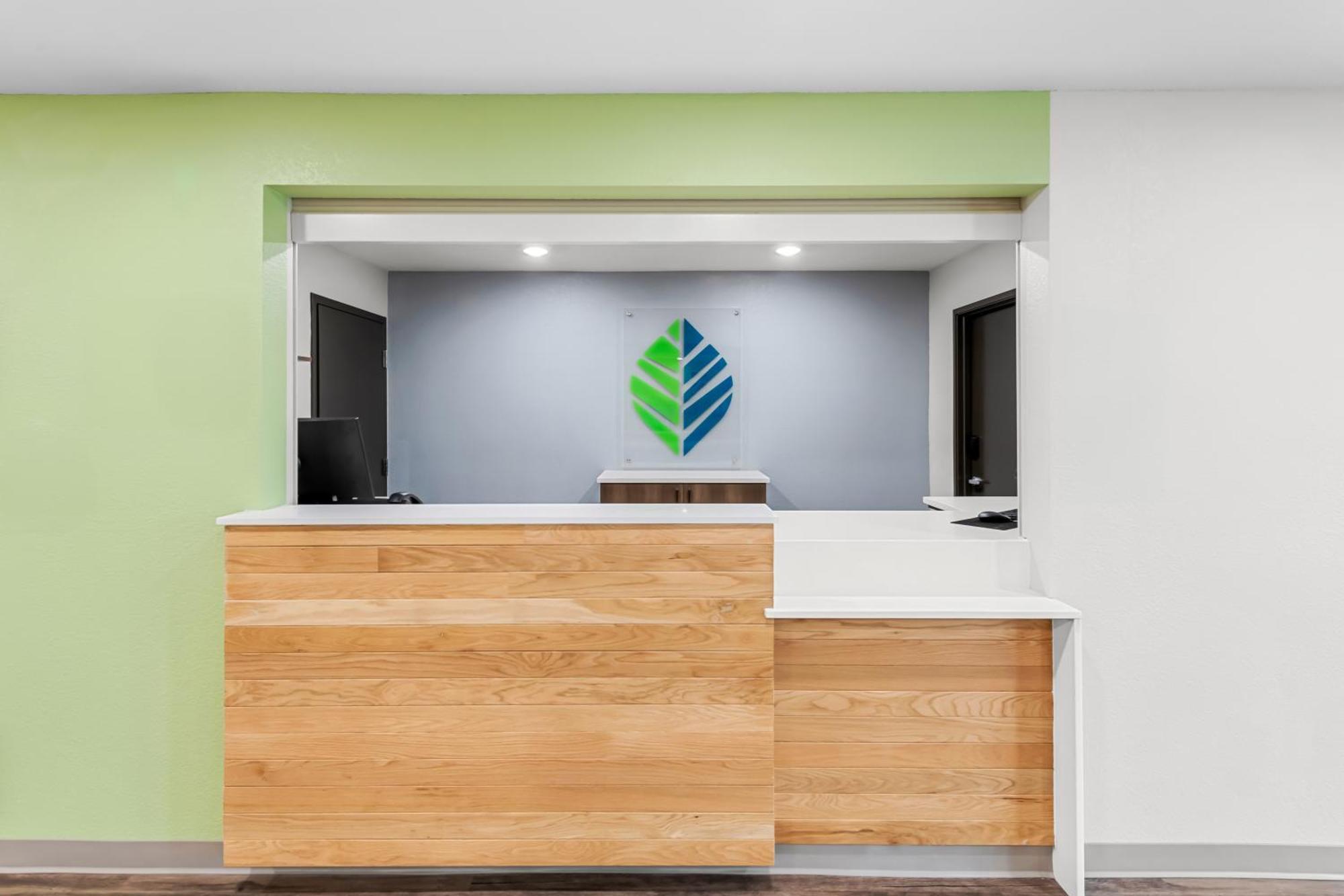 Woodspring Suites Kansas City Airport Екстериор снимка