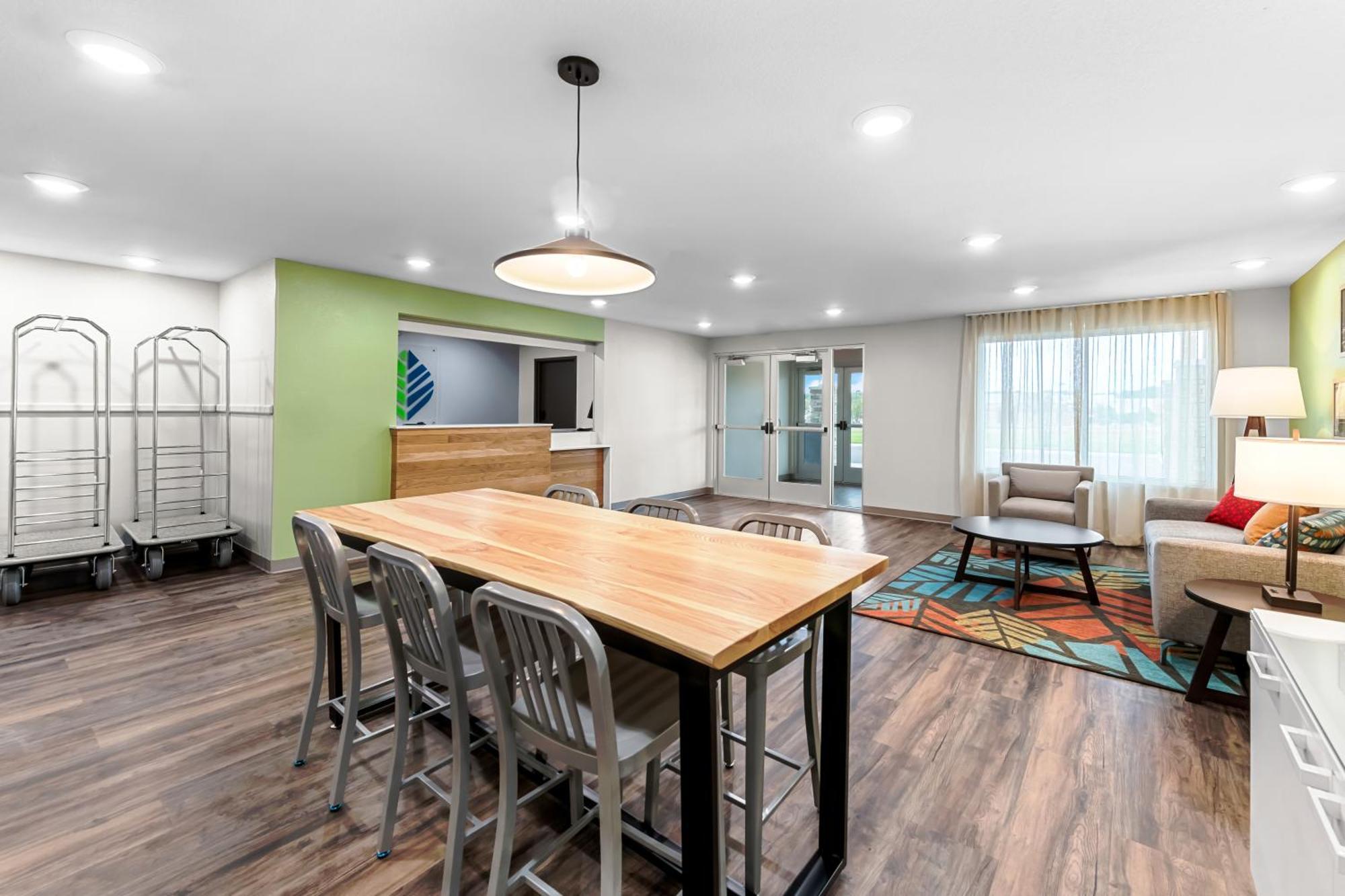 Woodspring Suites Kansas City Airport Екстериор снимка